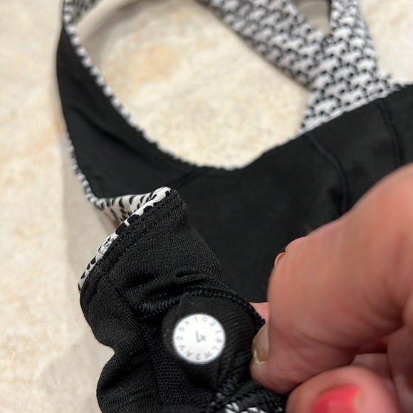 Lululemon Time to  Sweat Bra, size 4 - Picture 7 of 7